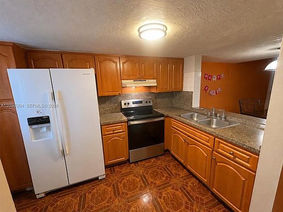 2nd image of 14030 NE 3rd Ct