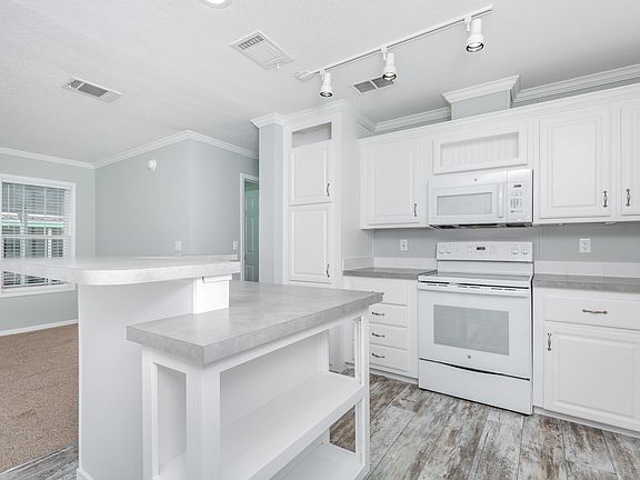 4th image of 395 Joseph Way #255