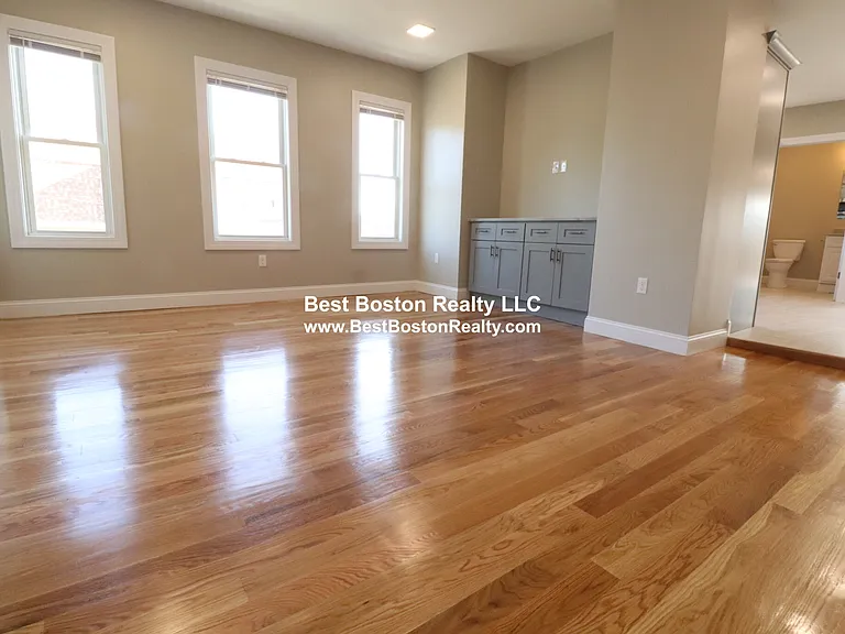317 Main St #3 — Photo 16