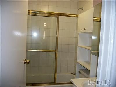 3rd image of 26 Fero St