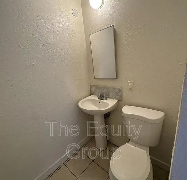 340 S Blackstone St #D — Photo 7