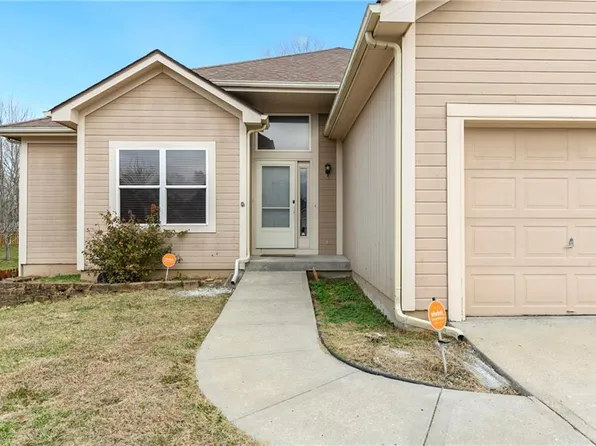 11725 Forest Ct, Kansas City, MO 64131