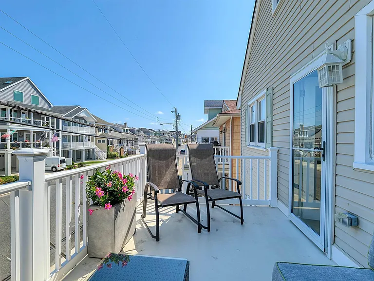 7000 Winchester Ave #TOP FLOOR — Photo 29