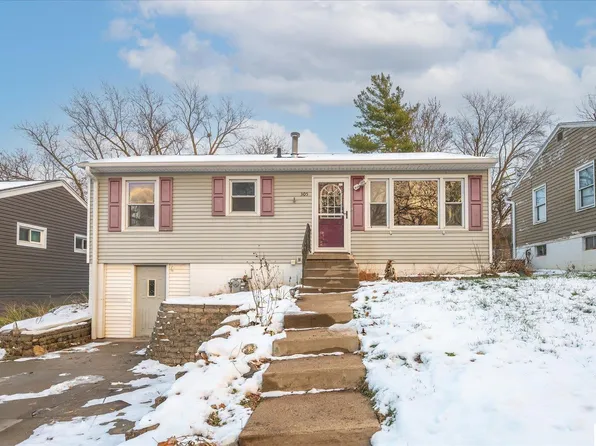 305 Hillcrest Dr, Plattsmouth, NE 68048