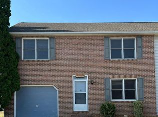 2009 Clinton Ave, Chambersburg, PA
