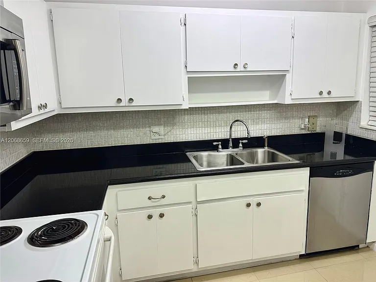 2491 SW 82nd Ave #106 — Photo 8