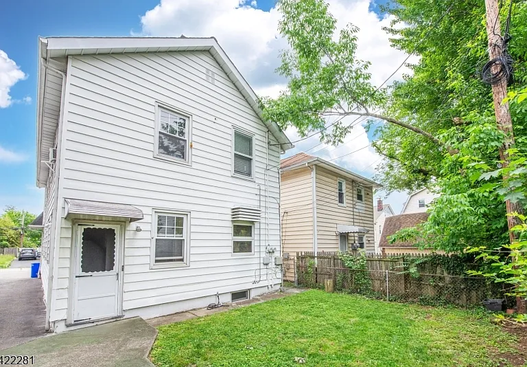 10 Walnut Pkwy — Photo 24