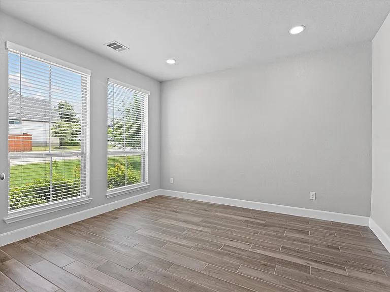 6501 Crockett Cv — Photo 29