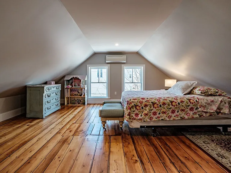 140 Clark St — Photo 31