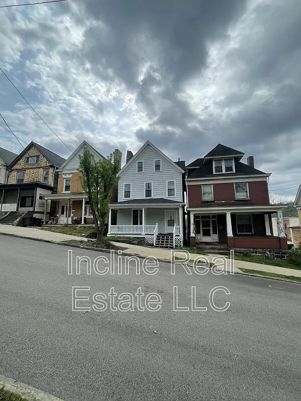 Building Photo - 561 2nd St