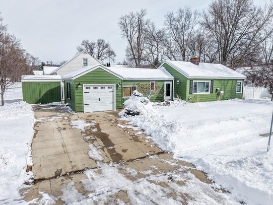 1003 10th St NE, Rochester, MN 55906