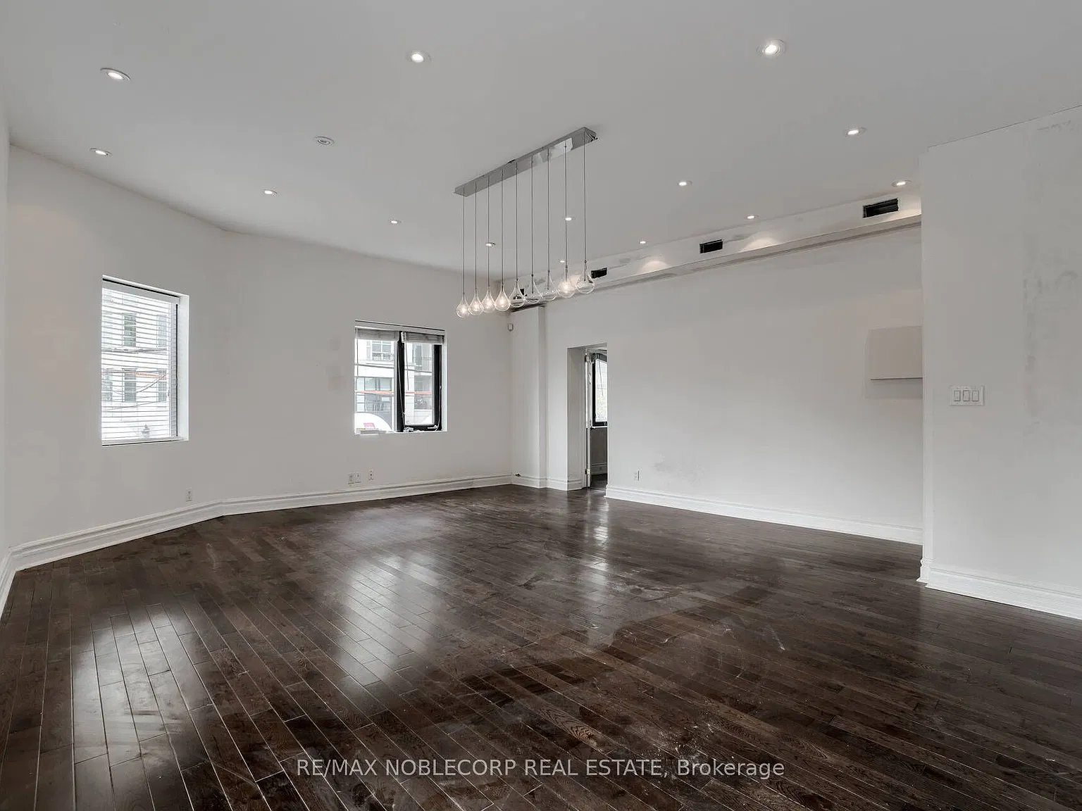 4 bed, $4,000 — Photo 4