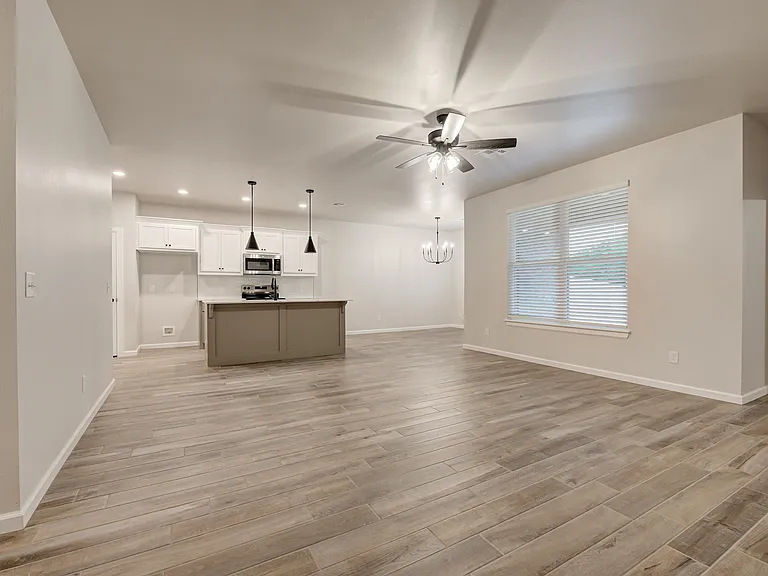 2298 E Sooner Rd — Photo 10