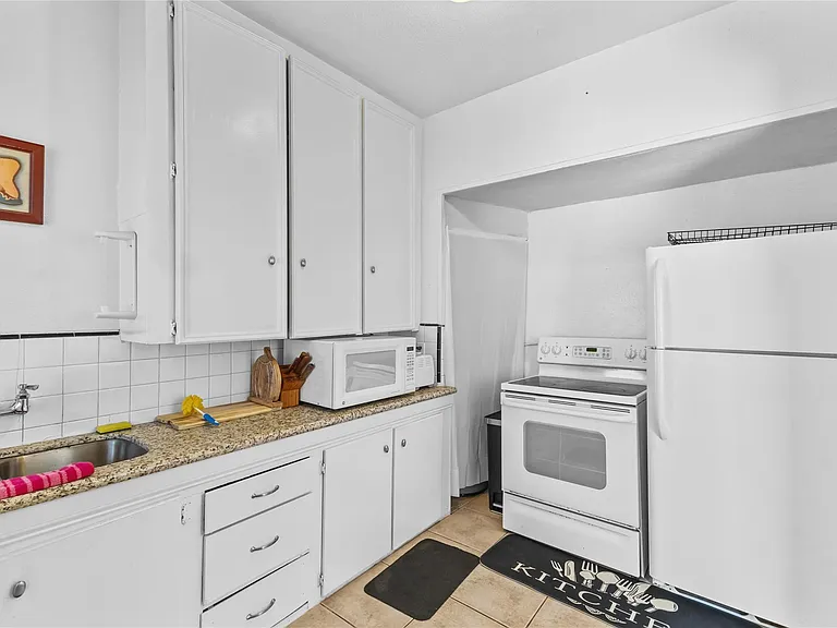 2509 Whitney St #A — Photo 16