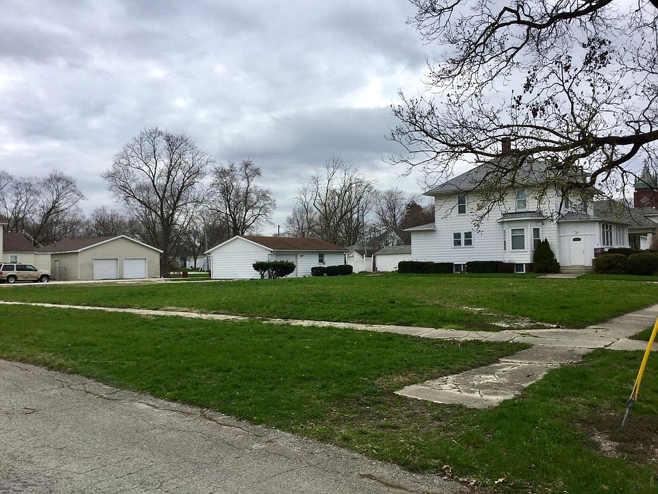 2nd image of 209 E Main St