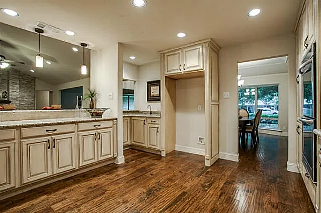 6951 Stefani Dr — Photo 10