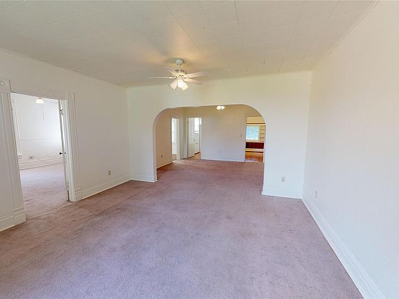 3rd image of 339 W Adams Ave