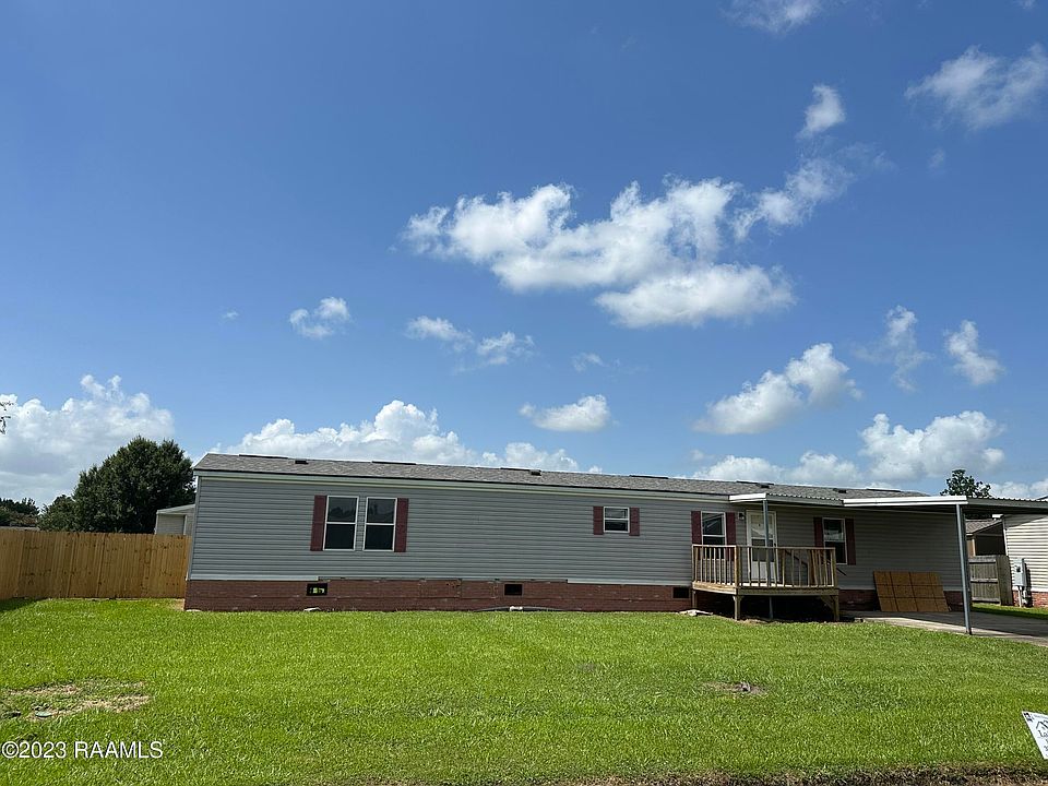 1st image of 303 Breezy Ln