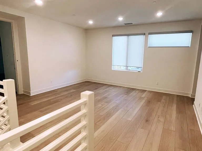 2167 Flight Way — Photo 4