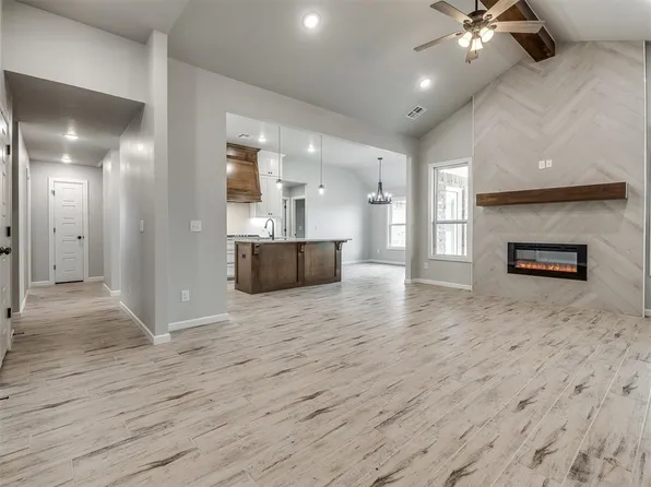 513 Kings Ct, Tuttle, OK 73089