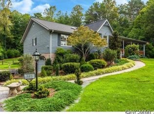 125 White Water Dr, Hendersonville, NC 28792
