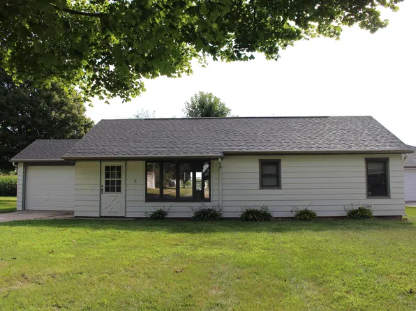 121 4th St, Whittemore, IA 50598