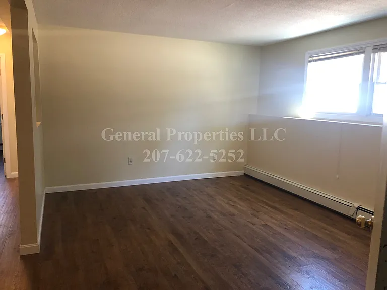 592 Riverside Dr — Photo 13