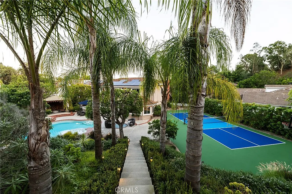 5 bed, 2715 sqft, $18,500 — Photo 3