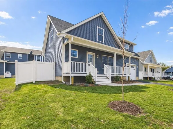 42 Vespia Ln, South Kingstown, RI 02879