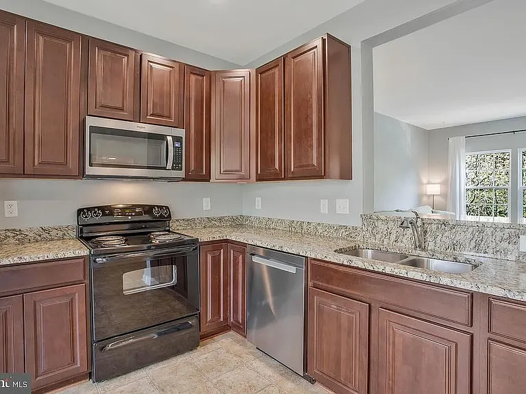 2403 Forest Ridge Ct #2 — Photo 3