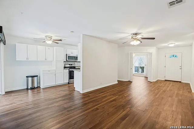 3 bed, 2.0 bath, 1350 sqft, $1,550 — Photo 4