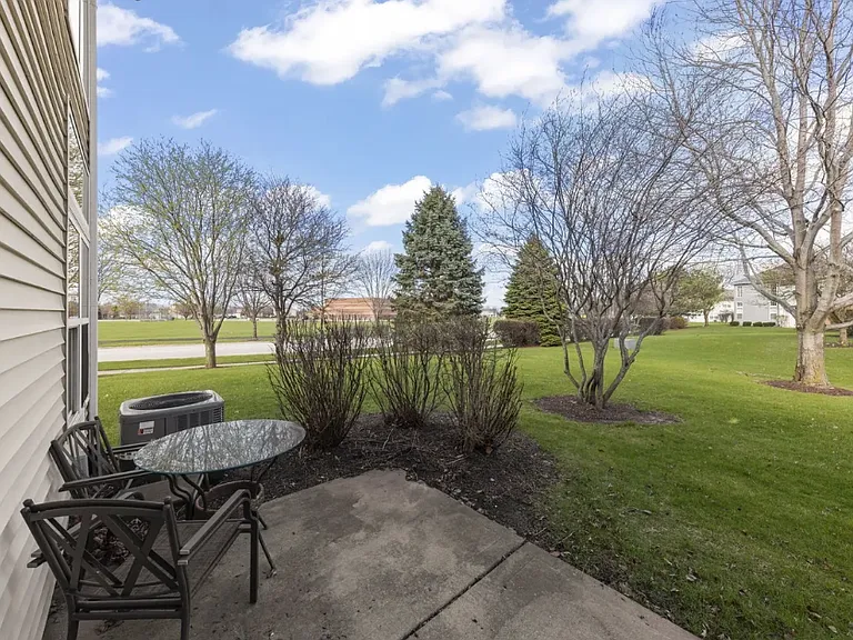 1989 Waverly Way — Photo 21