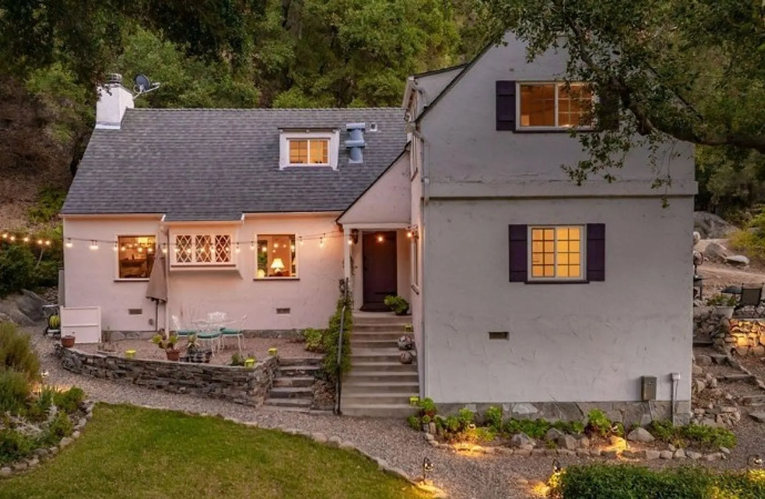 3+3 Charming Historic 1926 Cottage in the Hills of Ojai — Photo 1