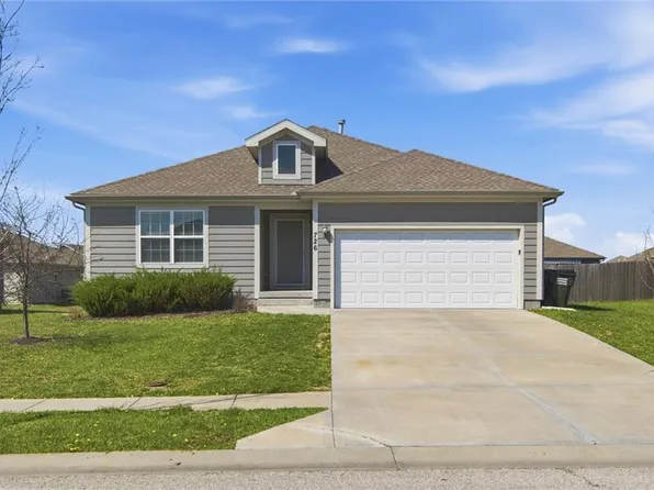 726 S Cypress St, Gardner, KS 66030