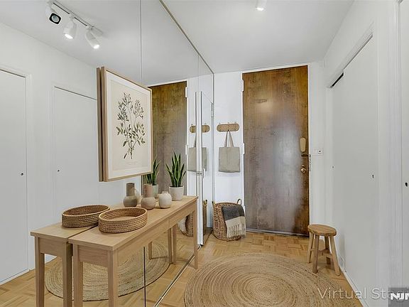 2nd image of 6 Horizon Rd APT 1508