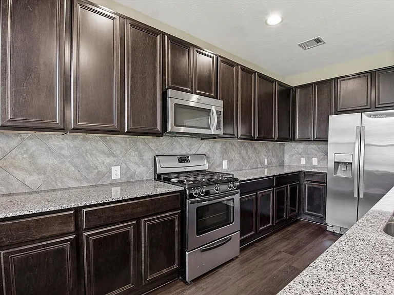 16515 Williamstown Dr — Photo 12