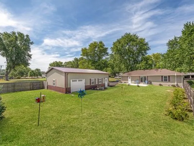40 E Rickard Dr — Photo 5