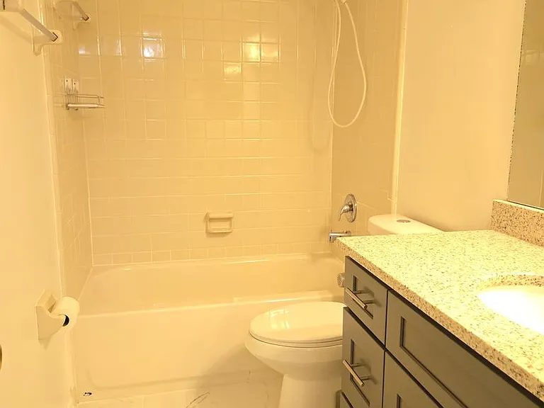 2738 Hunt Club Ln — Photo 16