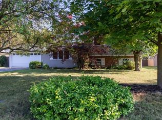 6414 Buell Dr, Lockport, NY