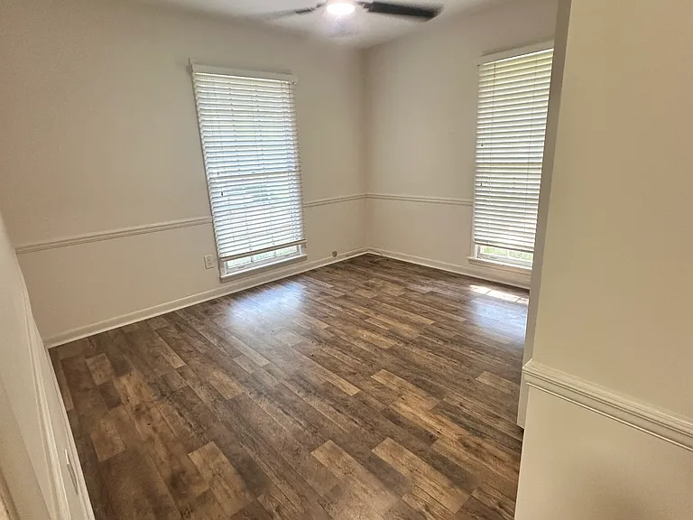 1105 Buena Vista Dr — Photo 10