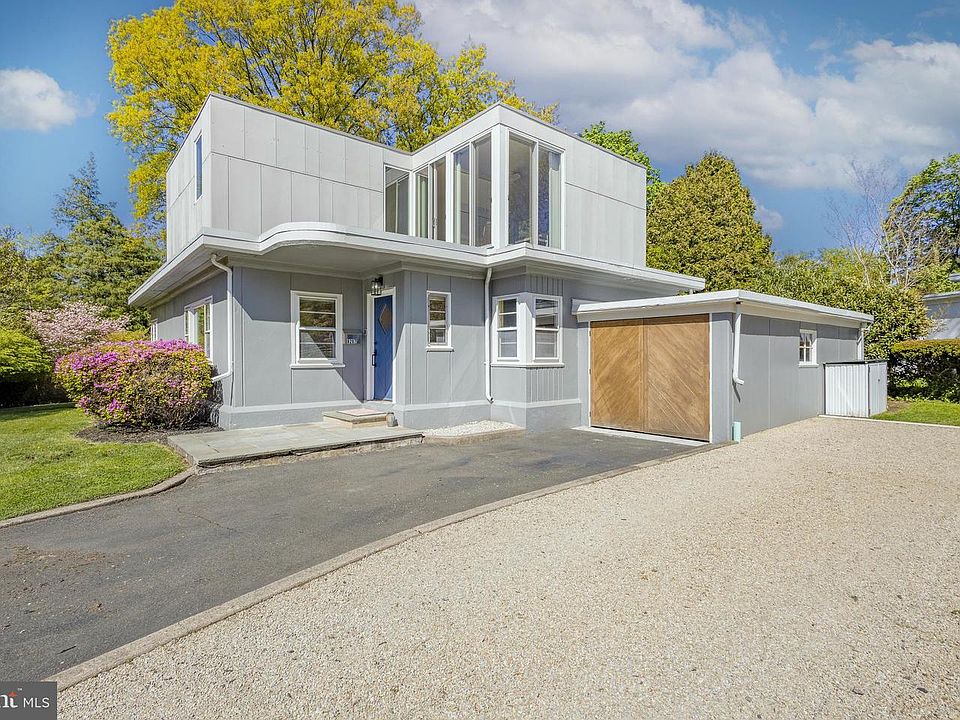 1st image of 8207 Macarthur Rd