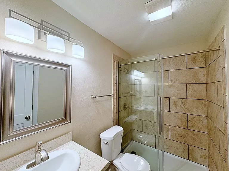 314 West Dr — Photo 3