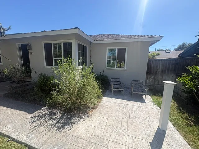 223 Lillian Pl — Photo 16