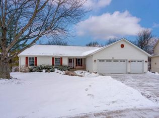 4041 17th Ave, Bettendorf, IA 52722