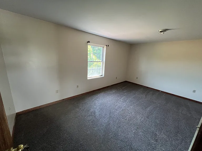 321 Quarry Rd — Photo 7