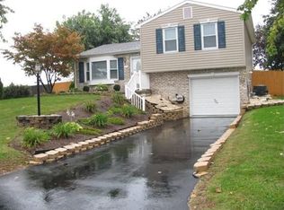 30 Colonial Dr, Hanover, PA 17331