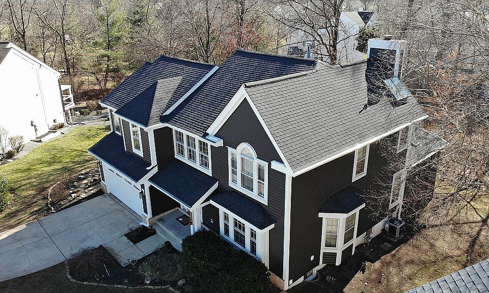 2nd image of 43975 Clary Ct