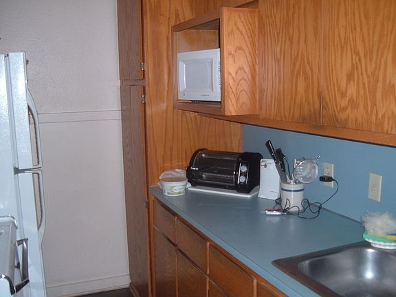This kitchen comes with a refrigerator w/ice maker, dishwasher, stove, vent-a-hood and washer/dryer unit!