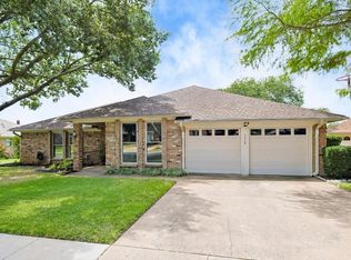 1312 Woodvale Dr, Bedford, TX 76021