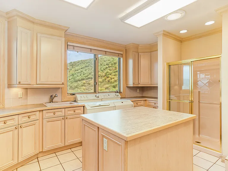 2438 Juniper Hill Dr — Photo 17